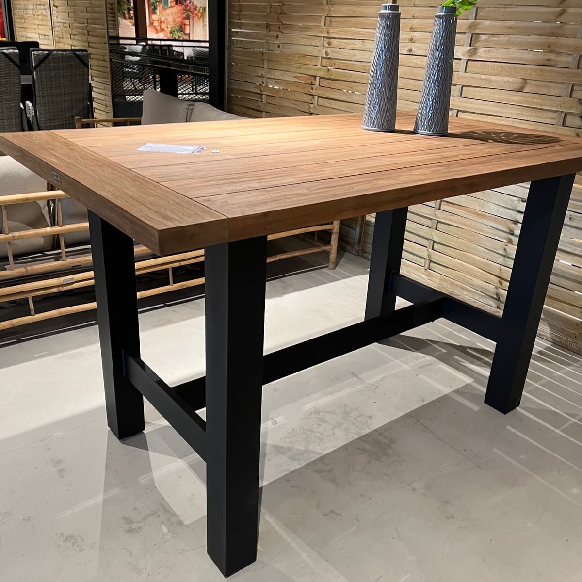 Showroommodel Bartafel Yasmani - 2