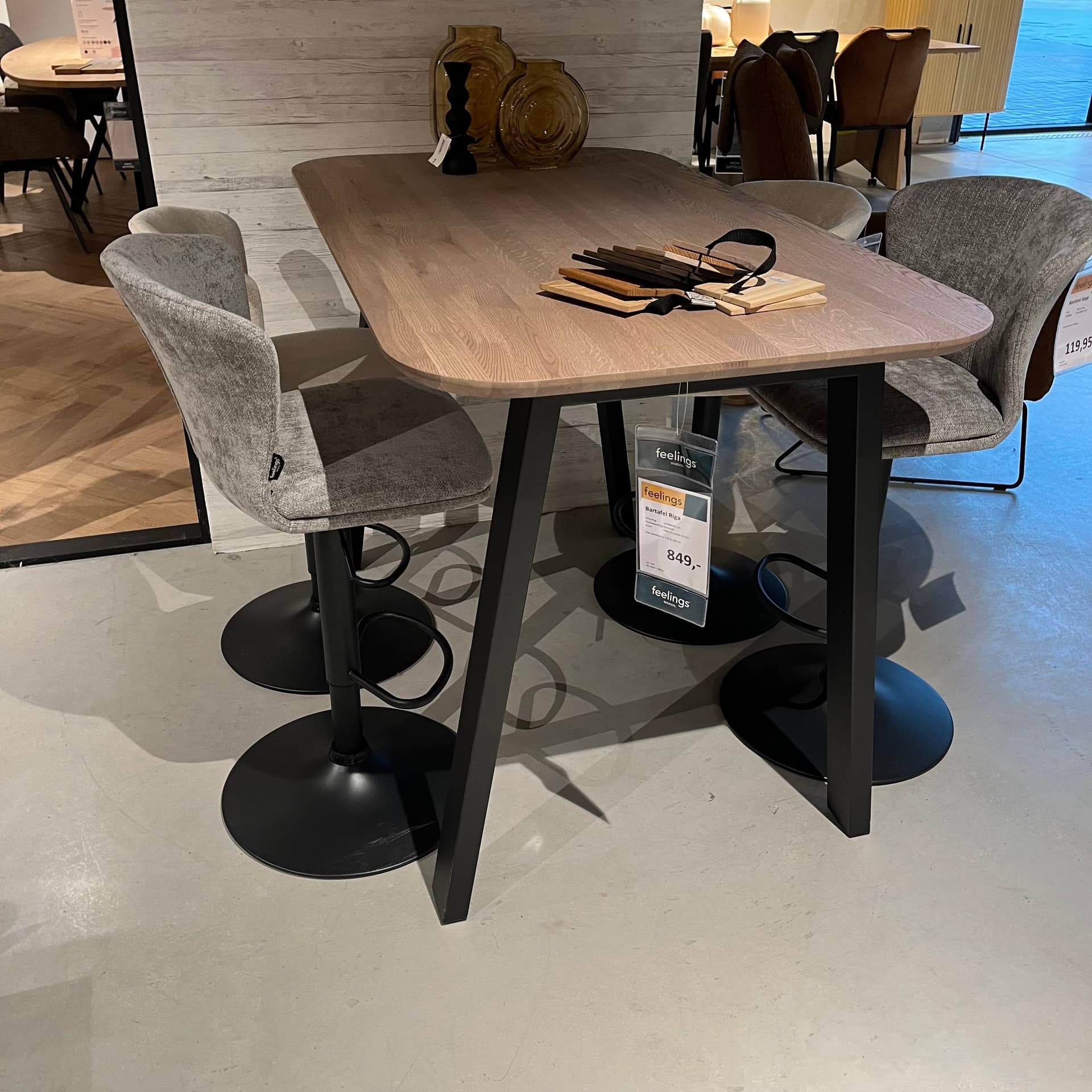 Showroommodel Bartafel Riga