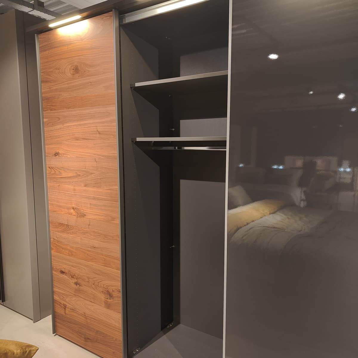 Showroommodel Loddenkemper schuifdeurkast - 3